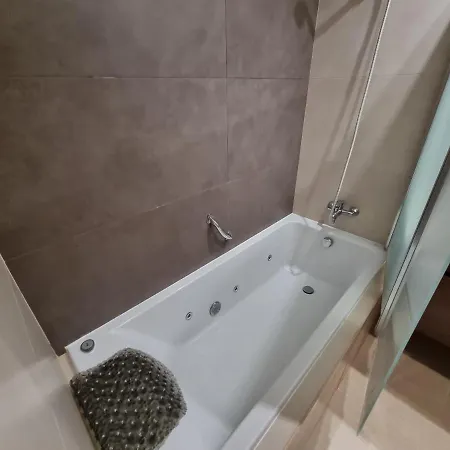 Na Com Estacionamento