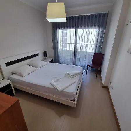 Na Com Estacionamento * ポルティマン