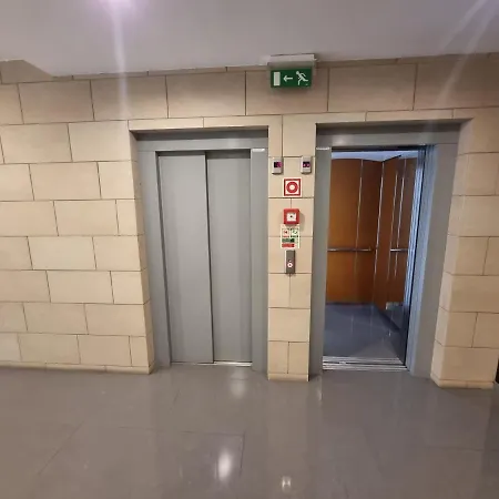 Na Com Estacionamento * ポルティマン