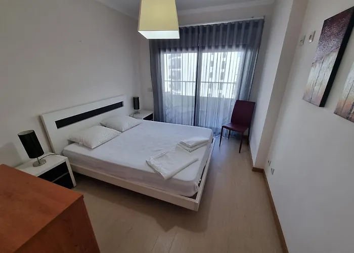 Na Com Estacionamento * ポルティマン