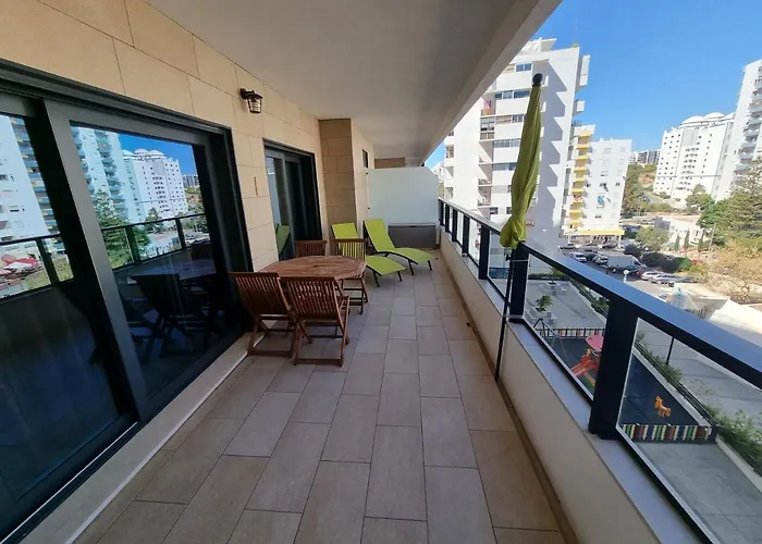 Na Com Estacionamento *